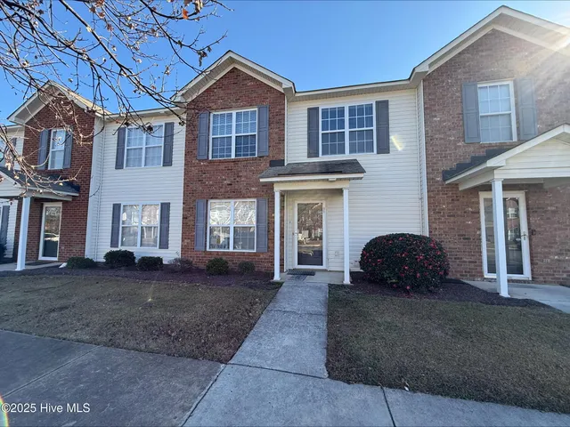 $1,500 | 4215 Dudleys Grant Drive, Unit F, Winterville, NC 28590