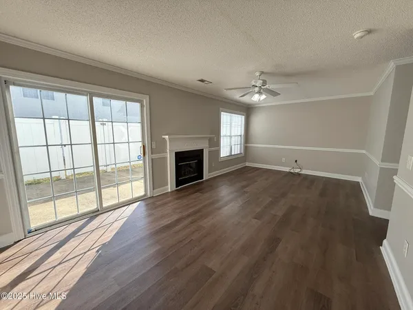 $1,400 | 4215 Dudleys Grant Drive, Unit F, Winterville, NC 28590