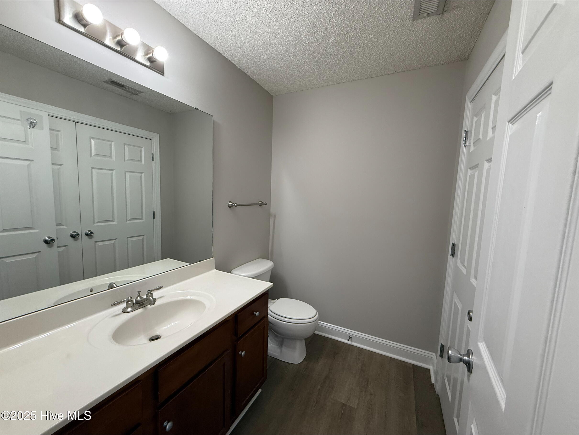 4215 Dudleys Grant Drive, Unit F Winterville, NC 28590 - Photo 3 of 19 3