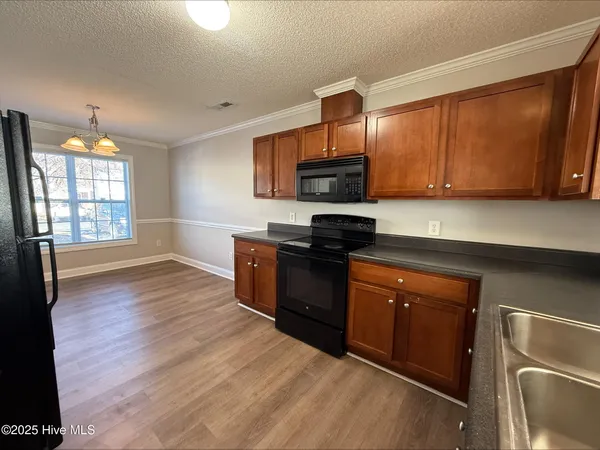 $1,400 | 4215 Dudleys Grant Drive, Unit F, Winterville, NC 28590