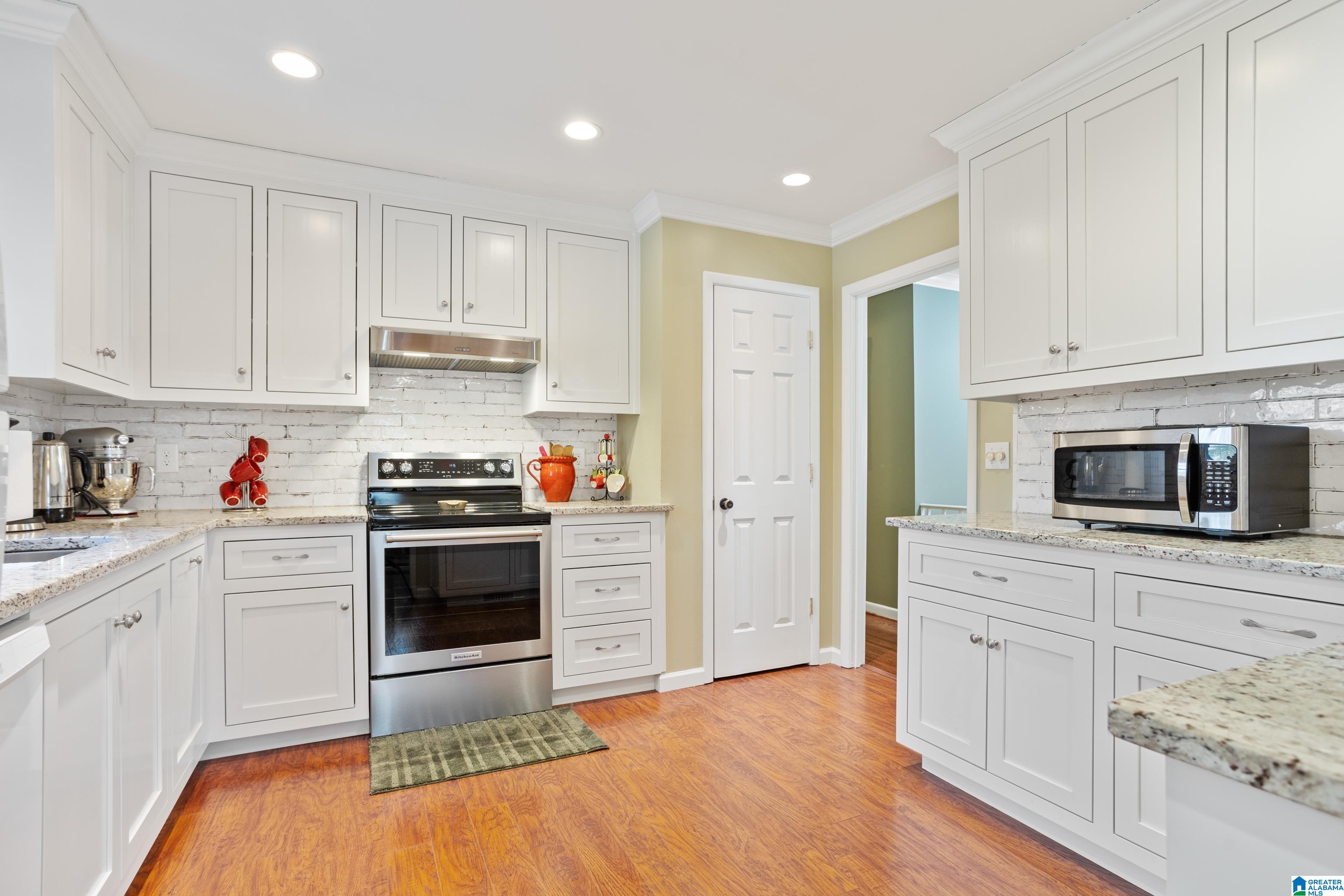 208 Kyle Court Gardendale, AL 35071 - Photo 9 of 54