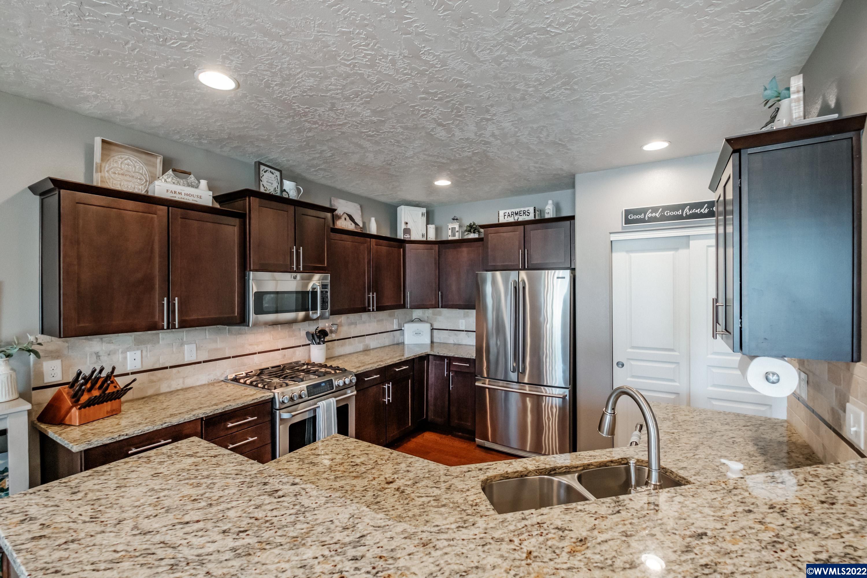 2428 Perfect Lane Southwest Albany, OR 97321 - Photo 12 of 42 Gallery Image 12