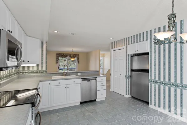 $495,000 | 514 Cobblestone Lane, Flat Rock, NC 28731