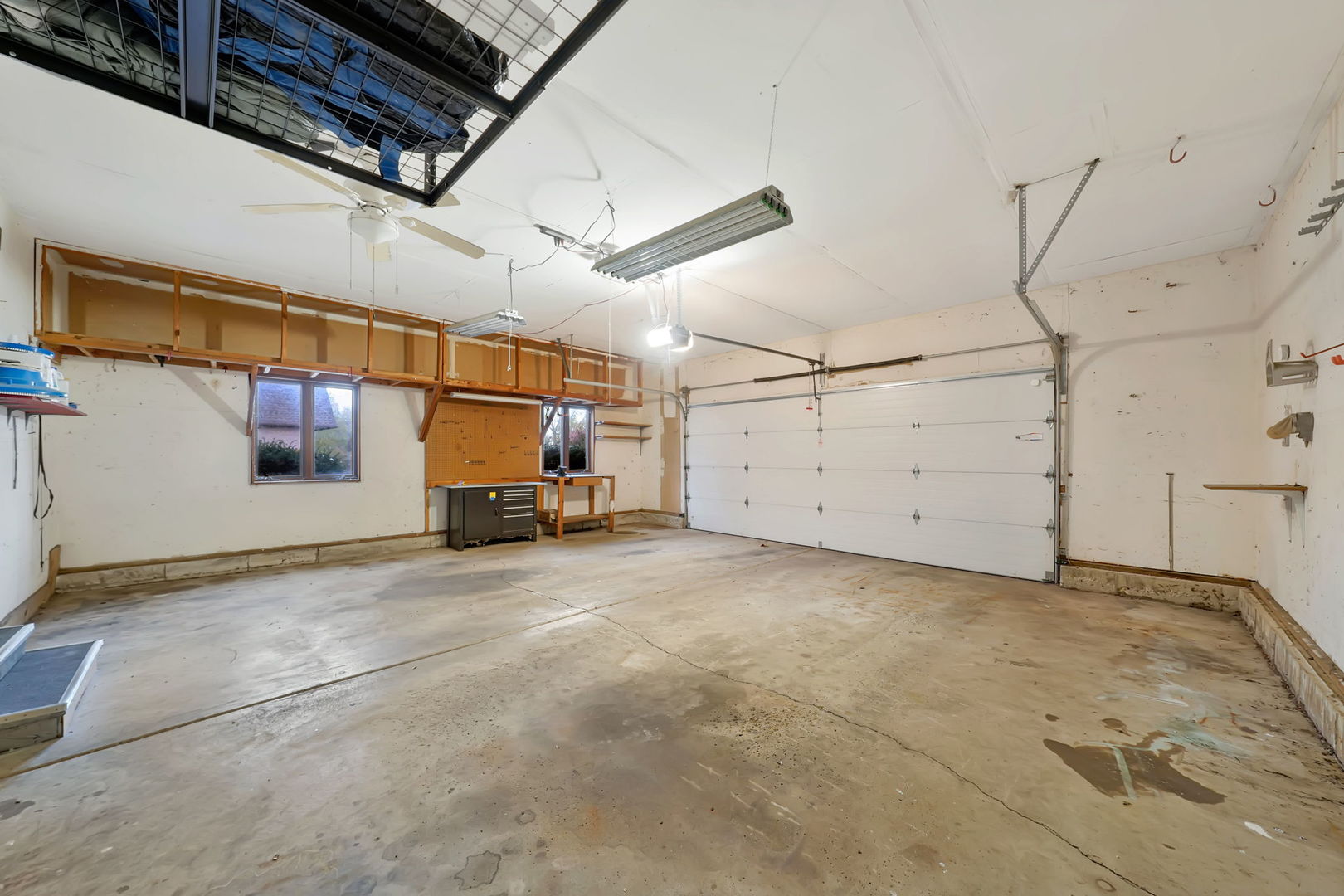 4-n040 Nugent Street Addison, IL 60101 - Photo 32 of 48 a view of a garage