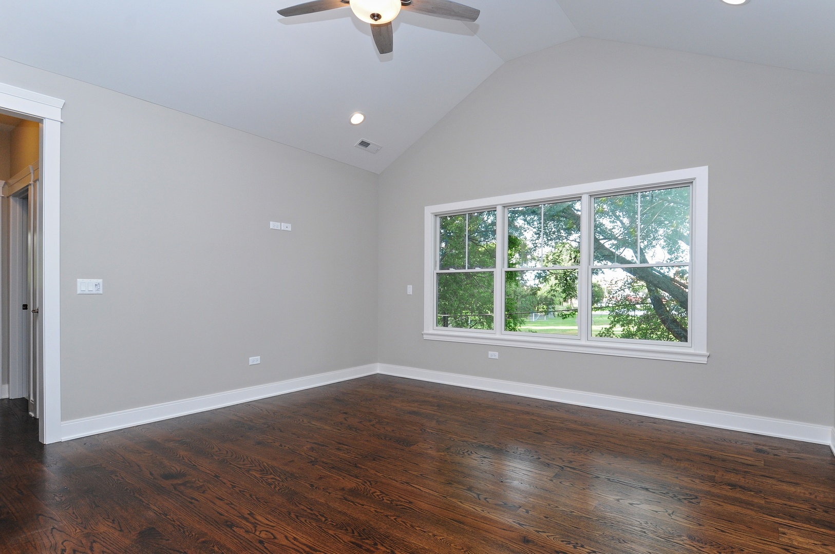 425 East Hillside Road Naperville, IL 60540 - Photo 13 of 19