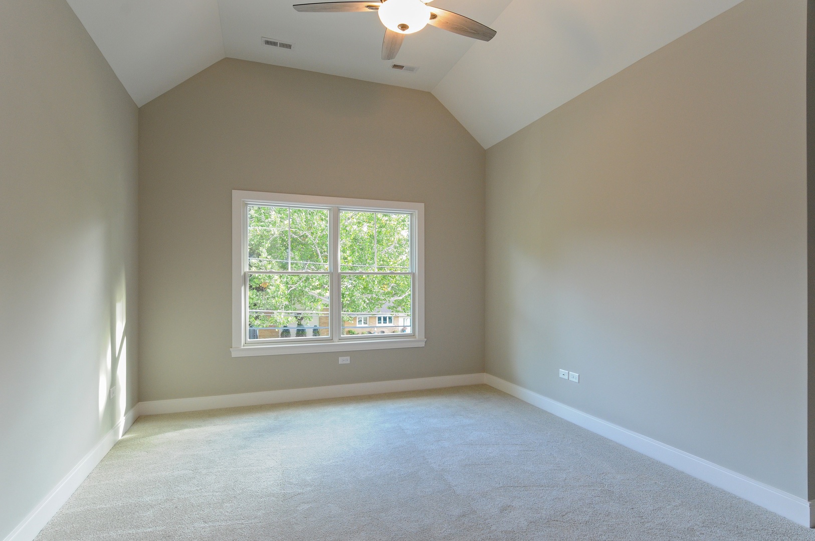 425 East Hillside Road Naperville, IL 60540 - Photo 16 of 19