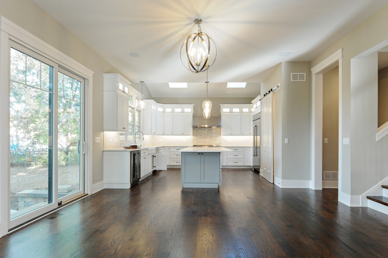 425 East Hillside Road Naperville, IL 60540 - Photo 4 of 19