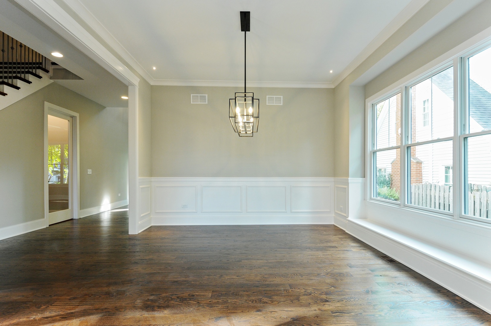 425 East Hillside Road Naperville, IL 60540 - Photo 5 of 19