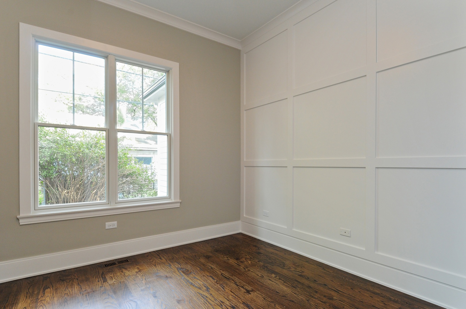 425 East Hillside Road Naperville, IL 60540 - Photo 8 of 19