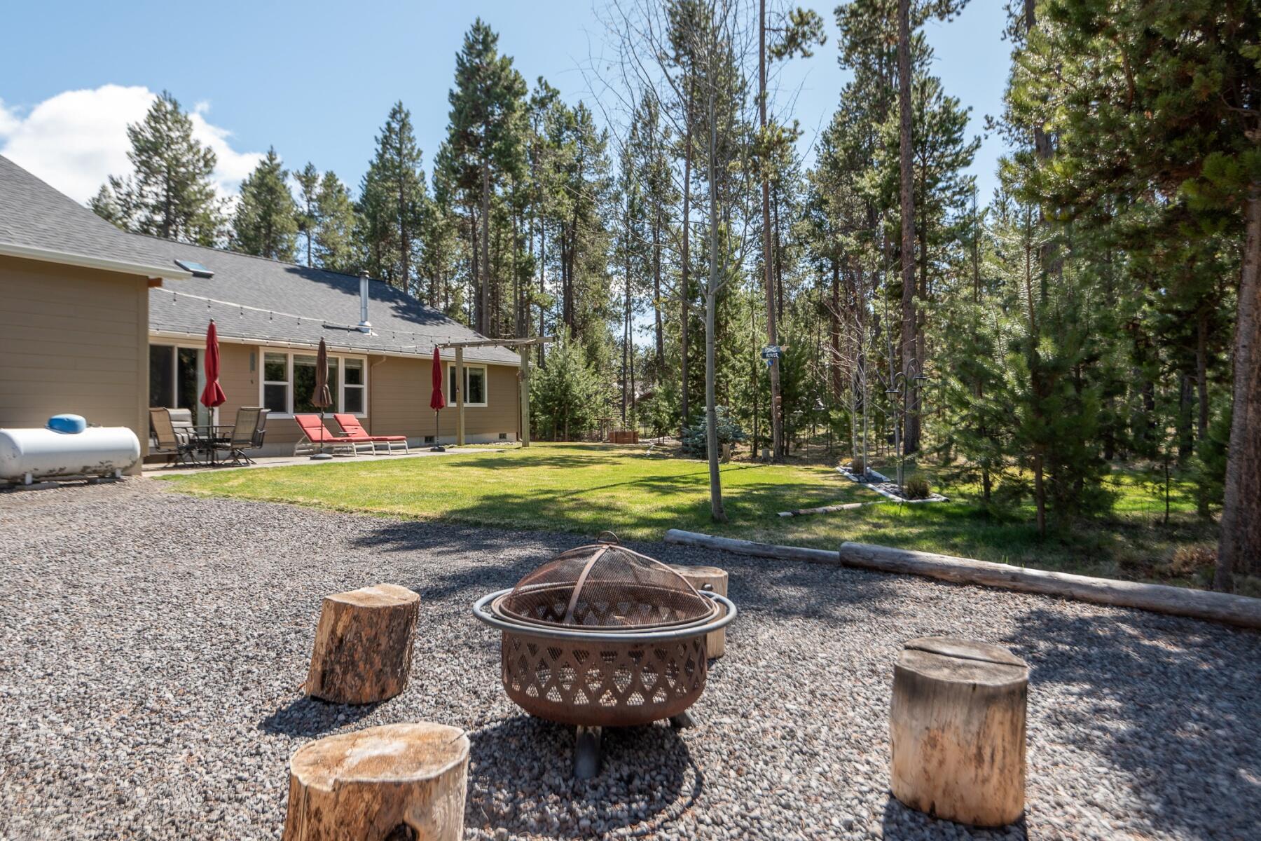 56221 Tree Duck Road Bend, OR 97707 - Photo 30 of 33 batch_28 firepit area