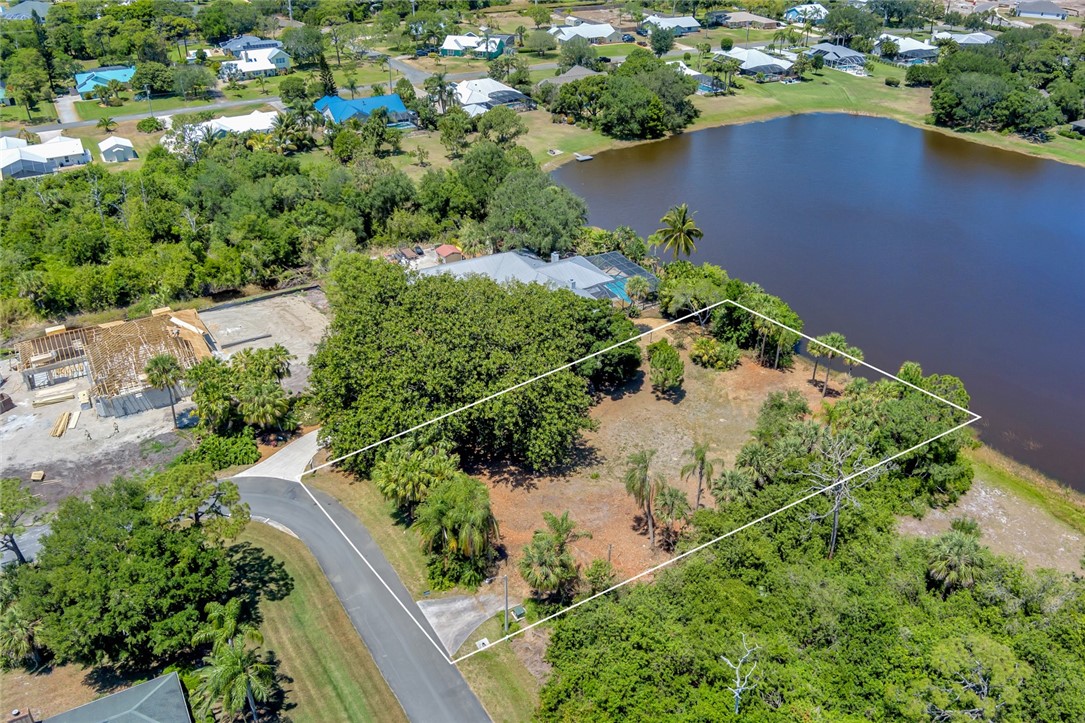 753 South Fischer Circle Sebastian, FL 32958 - Photo 3 of 22