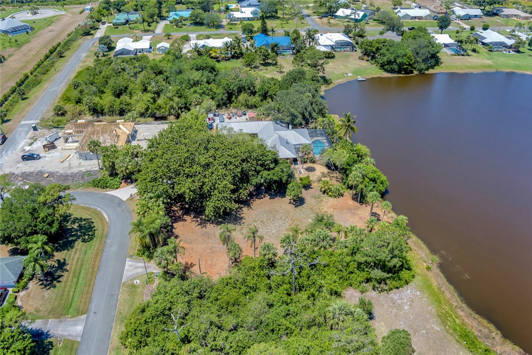 753 South Fischer Circle Sebastian, FL 32958 - Photo 5 of 22