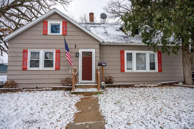 $225,000 | 314 West State Street, Mauston, WI 53948