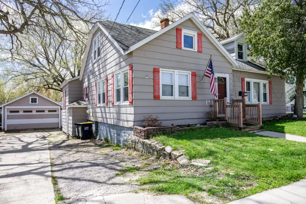 $207,000 | 314 West State Street, Mauston, WI 53948
