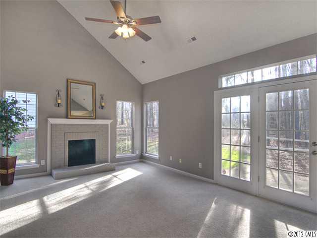 7037 Reedy Creek Road Charlotte, NC 28215 - Photo 8 of 16