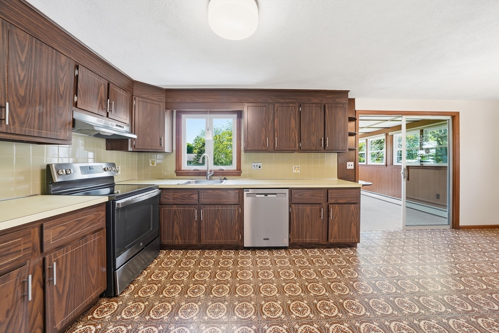 6 Belmont Road Burlington, MA 01803 - Photo 6 of 40