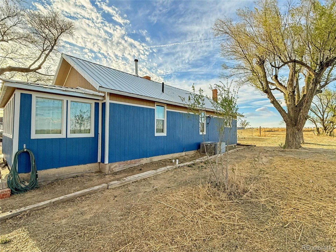 7651 State Highway Las Animas, CO 81054 - Photo 26 of 29 a backyard of a house