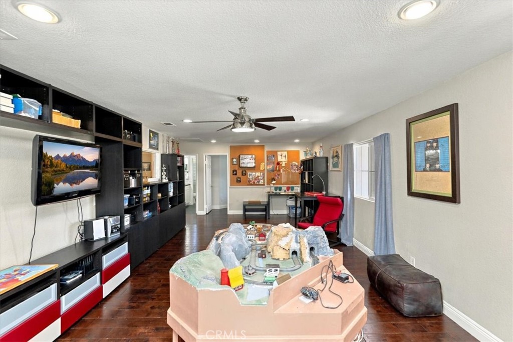 12563 Avocado Way Riverside, CA 92503 - Photo 37 of 72 Gallery Image 37