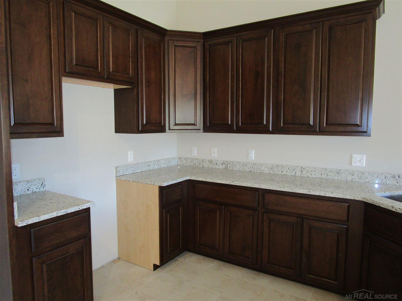47408 Mariners New Baltimore, MI 48051 - Photo 4 of 15