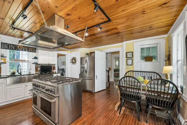 $2,225,000 | 288 North River Road, Epping, NH 03042