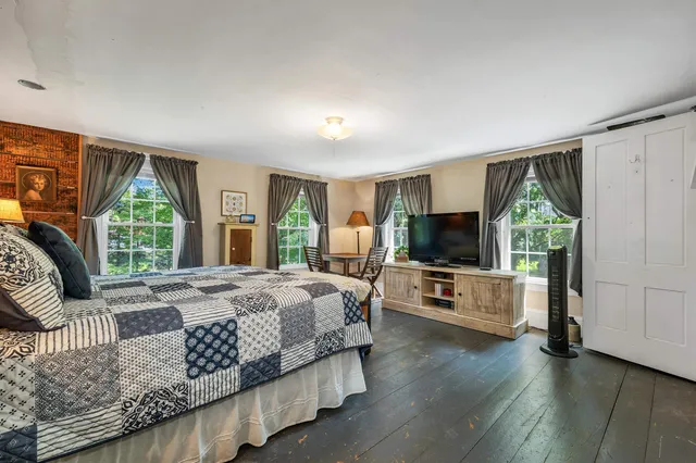 $2,225,000 | 288 North River Road, Epping, NH 03042