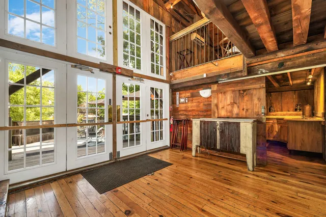 $2,225,000 | 288 North River Road, Epping, NH 03042