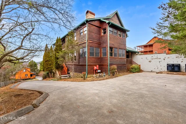 $1,099,000 | 2818 Seth Road, Pigeon Forge, TN 37863