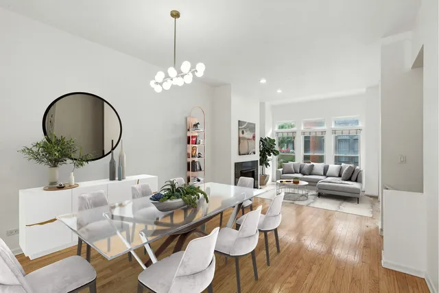 $665,000 | 834 West Village Court, Chicago, IL 60608