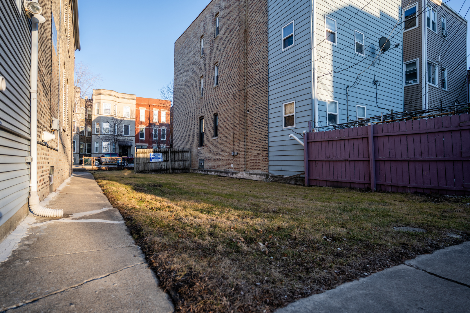 3246 South Wells Street Chicago, IL 60616 - Photo 3 of 4 a view of a backyard with sitting area