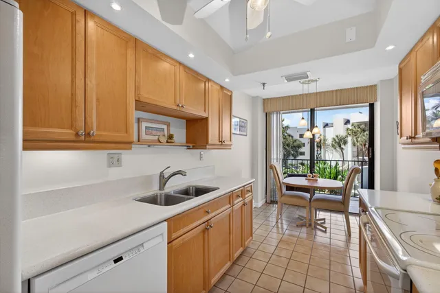 $650,000 | 1300 Jimmy Buffett Mem Highway, Unit 119, Jupiter, FL 33477