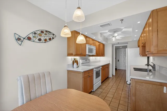 $650,000 | 1300 Jimmy Buffett Mem Highway, Unit 119, Jupiter, FL 33477