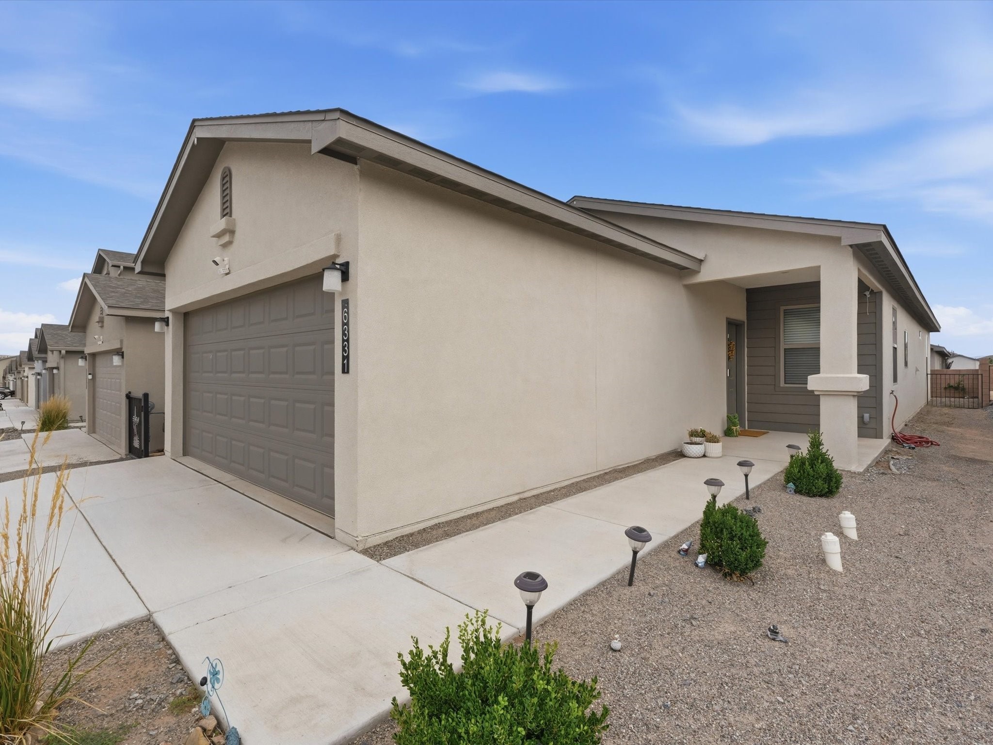 6331 Gannett Drive Northeast Rio Rancho, NM 87144 - Photo 3 of 33 Entry