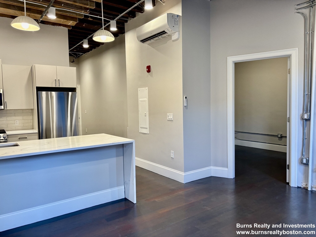 281 Franklin Street, Unit 601 Boston, MA 02110 - Photo 4 of 12
