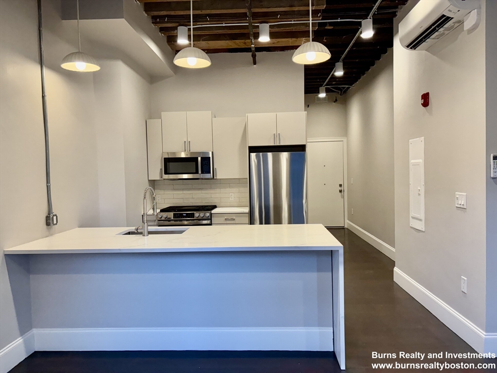 281 Franklin Street, Unit 601 Boston, MA 02110 - Photo 5 of 12