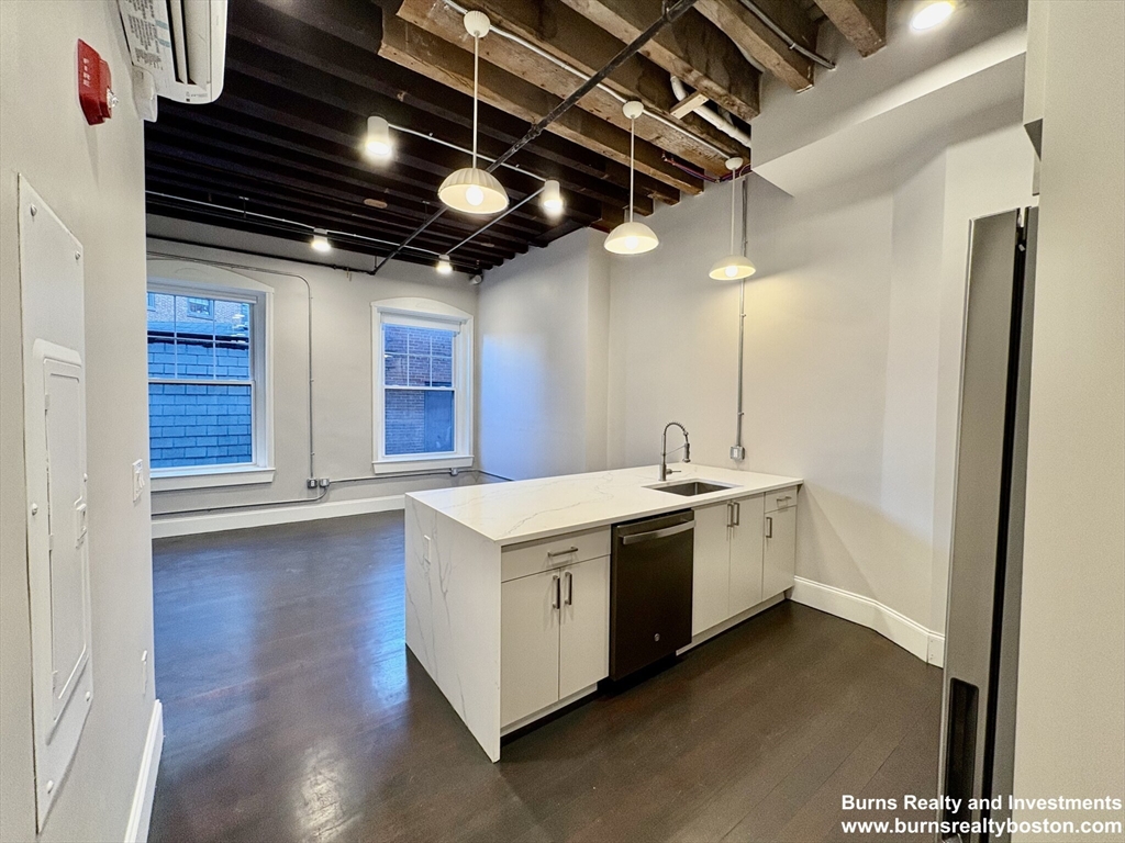281 Franklin Street, Unit 601 Boston, MA 02110 - Photo 6 of 12