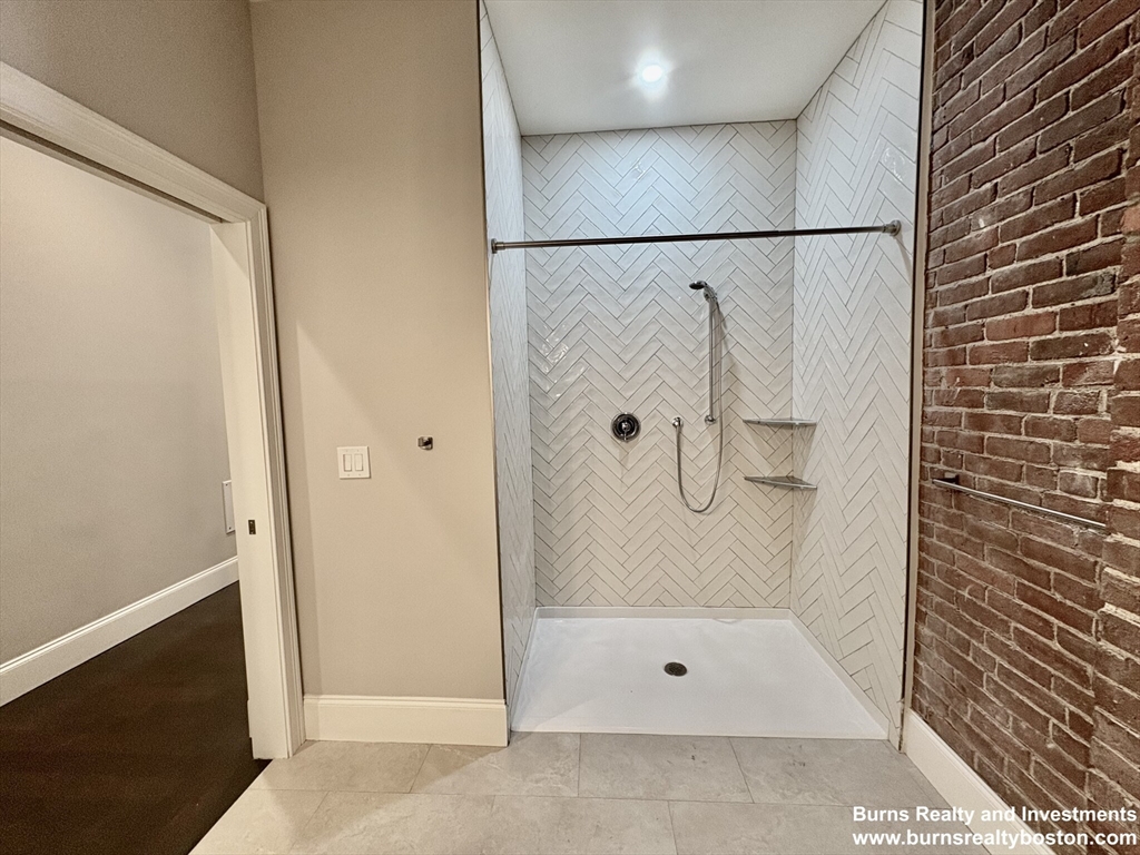 281 Franklin Street, Unit 601 Boston, MA 02110 - Photo 8 of 12