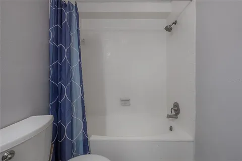 $2,100 | 4681 1st Street Northeast, Unit 209, St. Petersburg, FL 33703