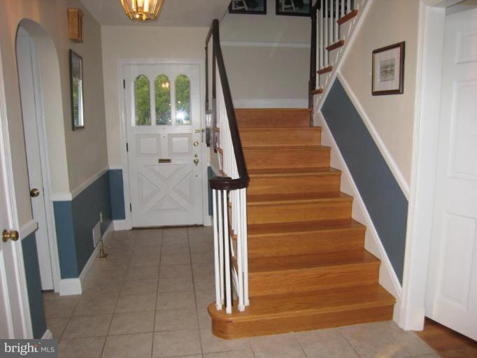 901 Wellington Road Baltimore, MD 21212 - Photo 12 of 30 Staircase