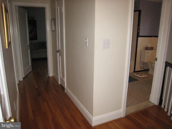 901 Wellington Road Baltimore, MD 21212 - Photo 28 of 30 Hallway