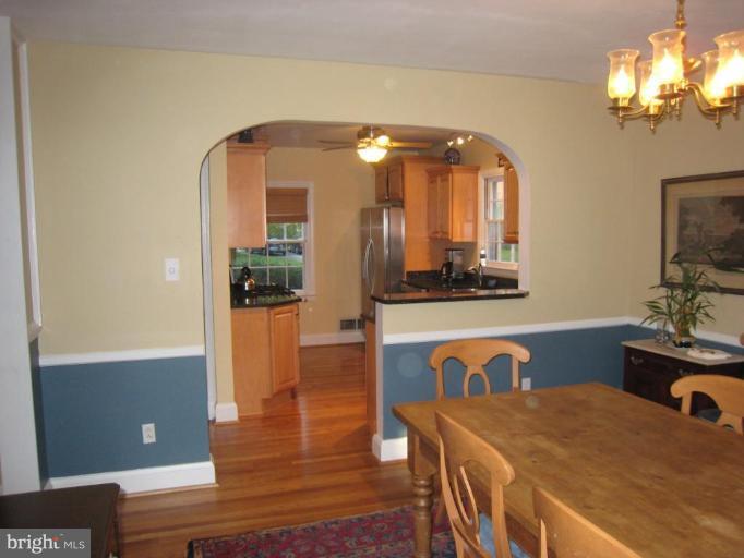 901 Wellington Road Baltimore, MD 21212 - Photo 10 of 30 Dining Room #2