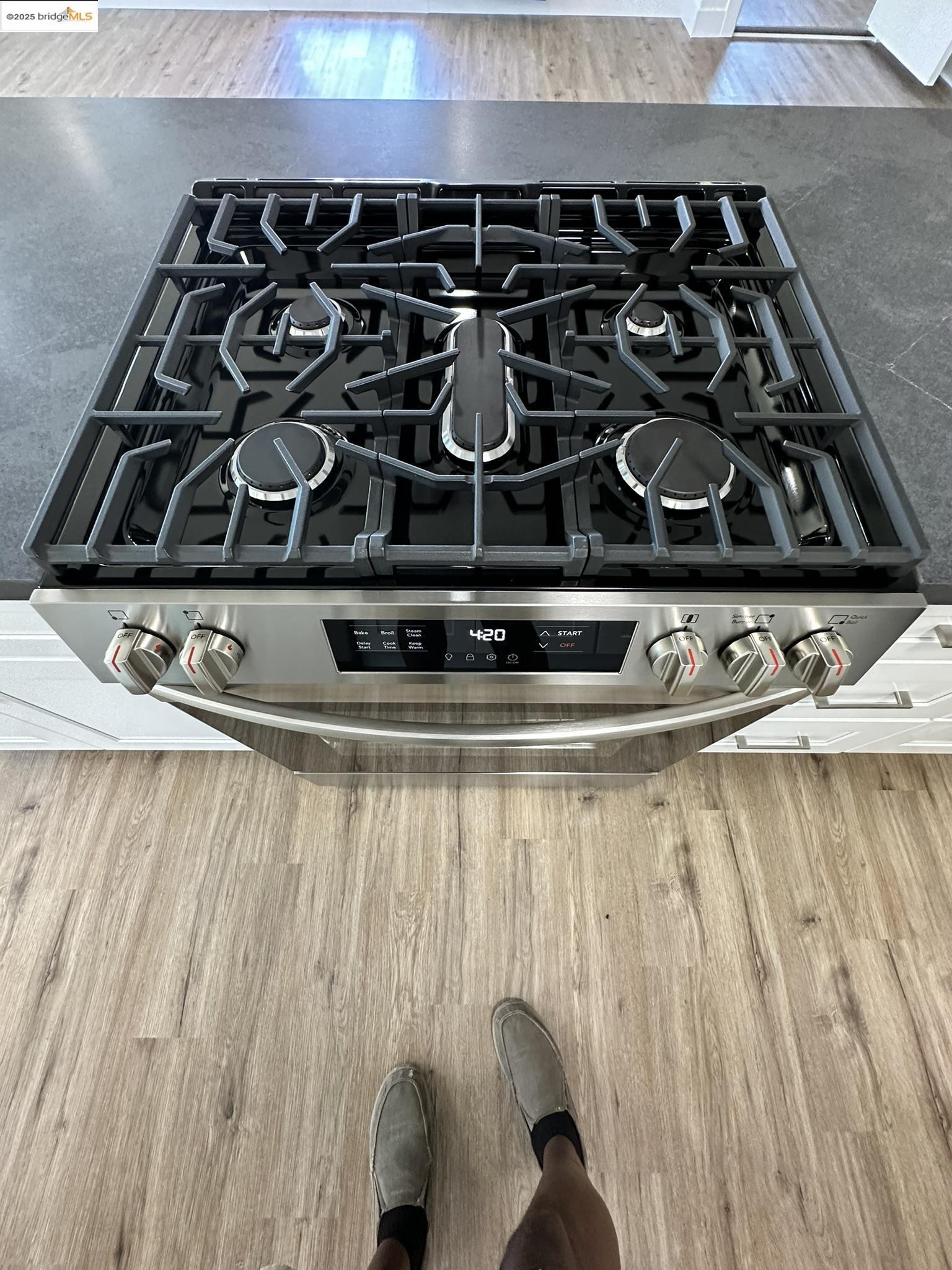 3301 Buchanan Road, Unit 47 Antioch, CA 94509 - Photo 33 of 58 a close view of a stove
