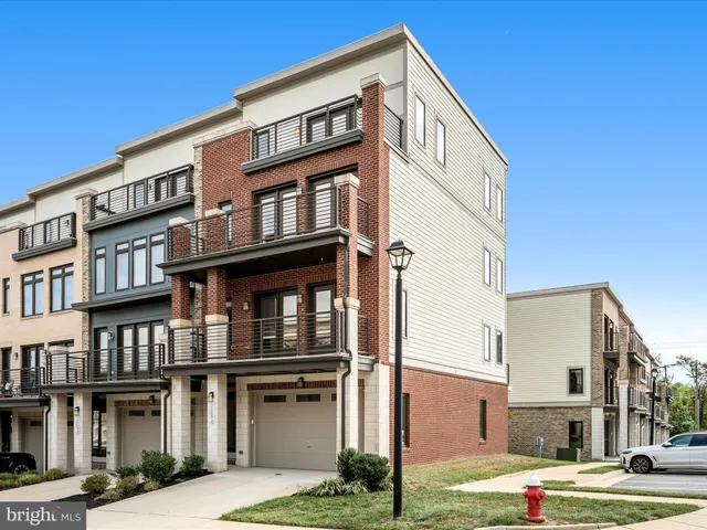 $825,000 | 20092 Old Line Terrace, Ashburn, VA 20147