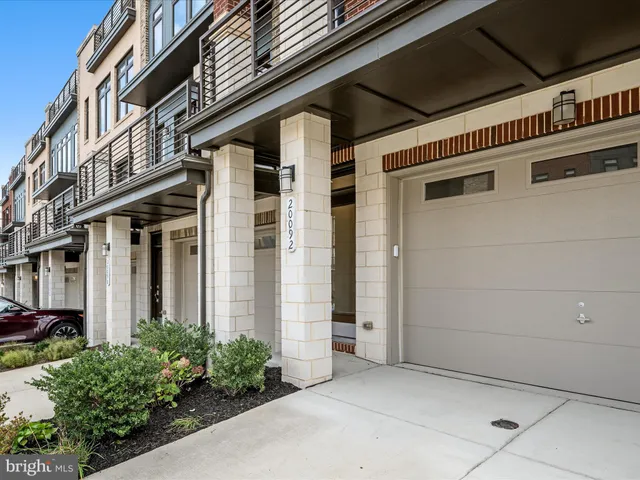 $825,000 | 20092 Old Line Terrace, Ashburn, VA 20147