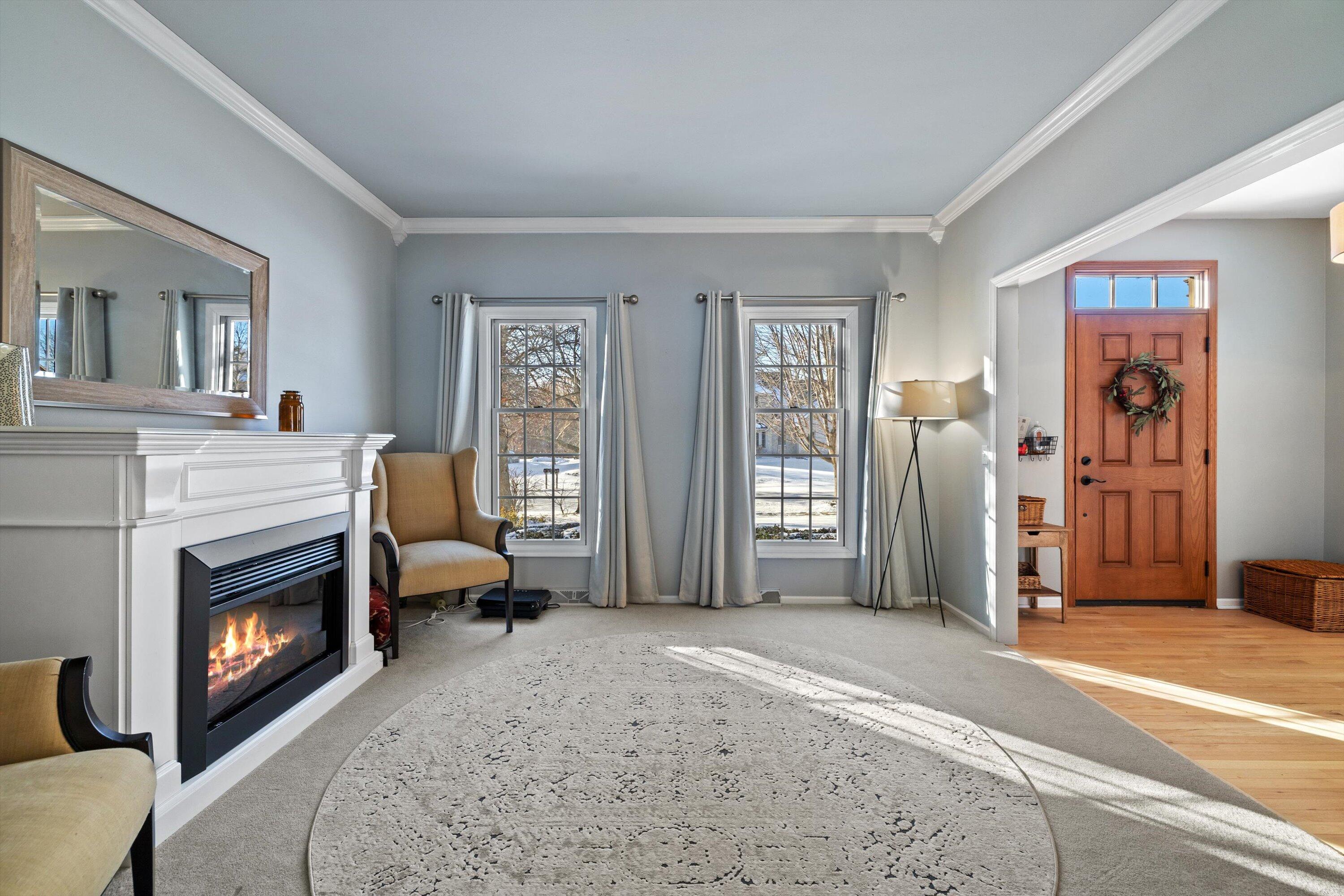 3518 17th Street Kenosha, WI 53144 - Photo 12 of 45 living room