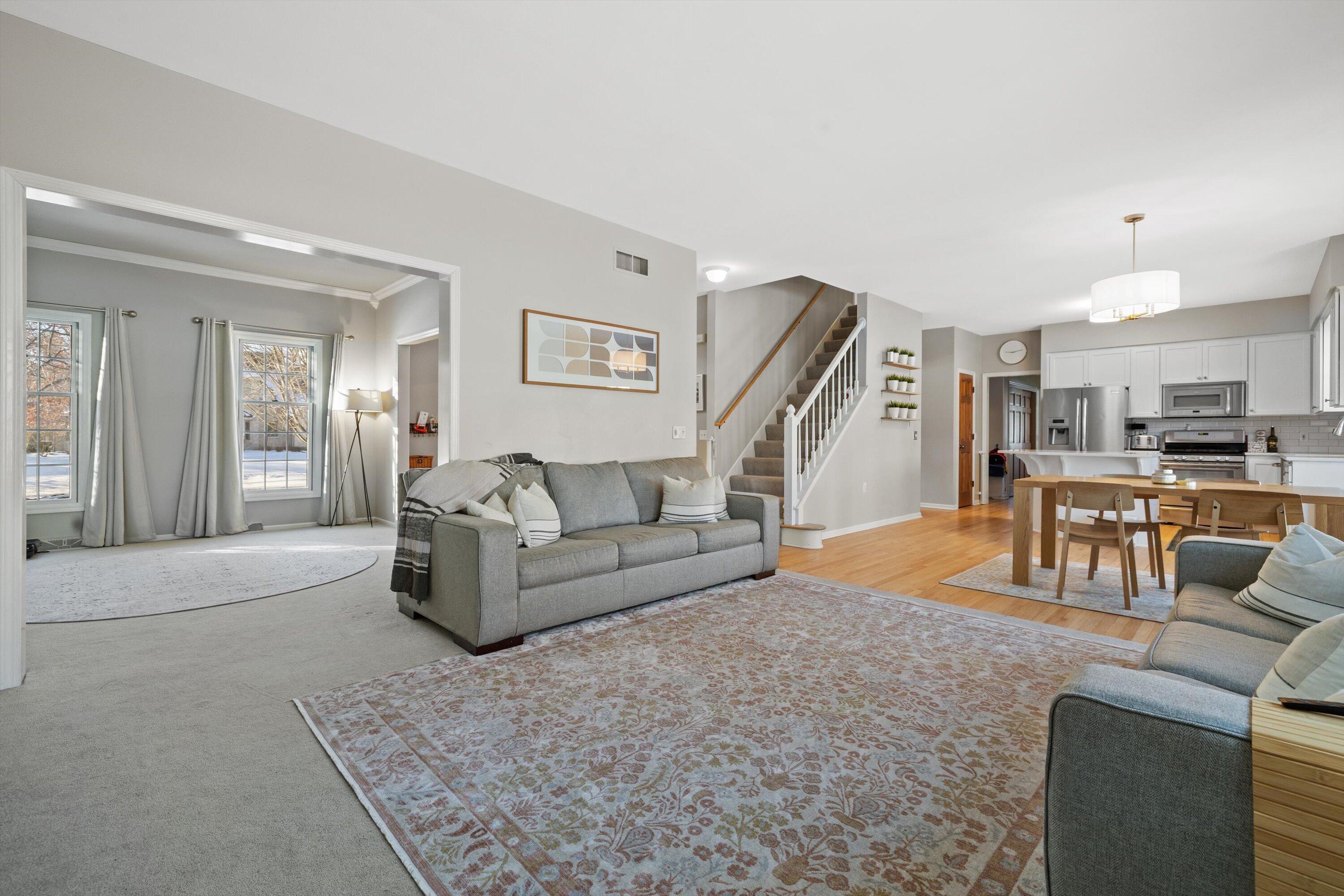 3518 17th Street Kenosha, WI 53144 - Photo 5 of 45 living room