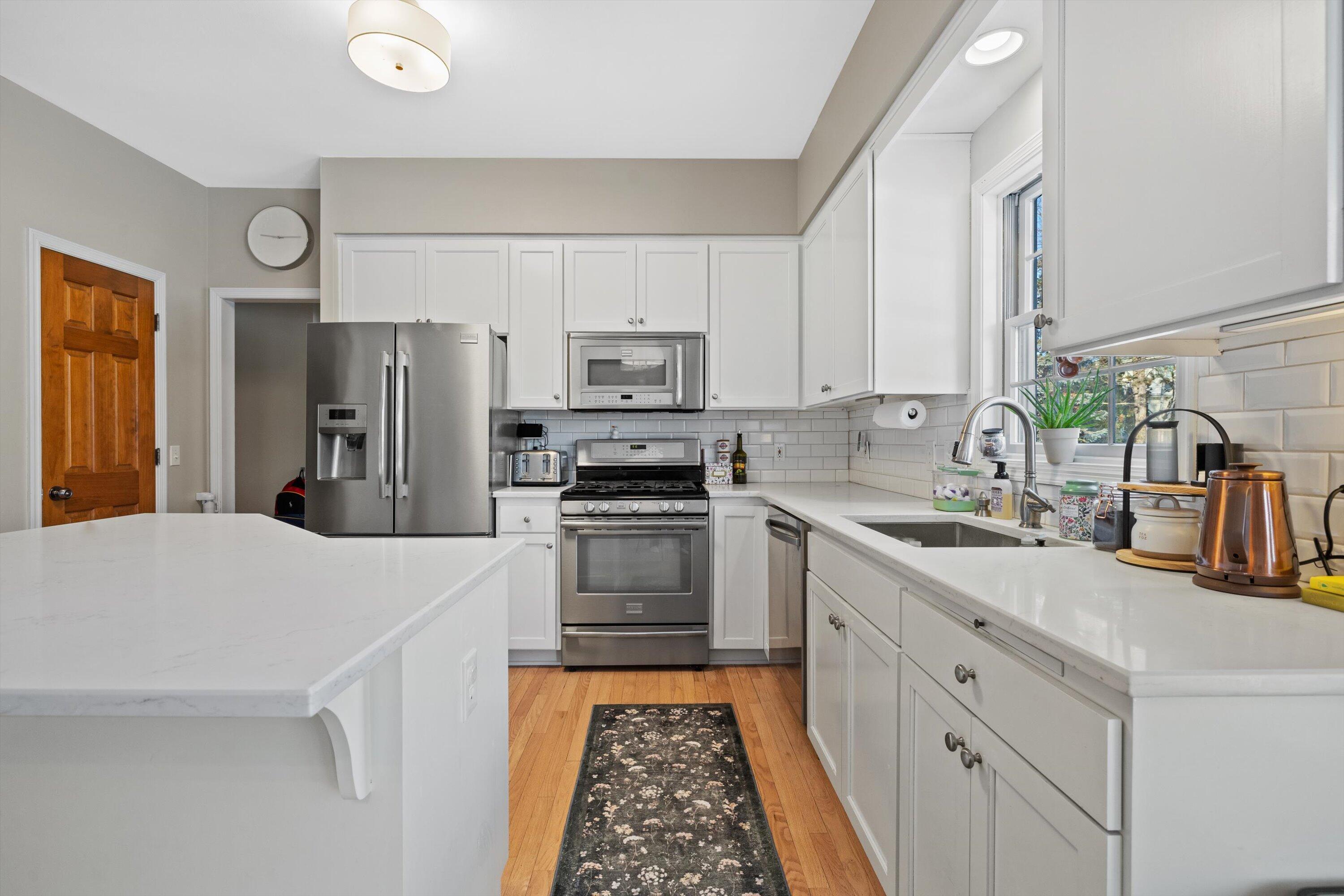 3518 17th Street Kenosha, WI 53144 - Photo 7 of 45 kitchen