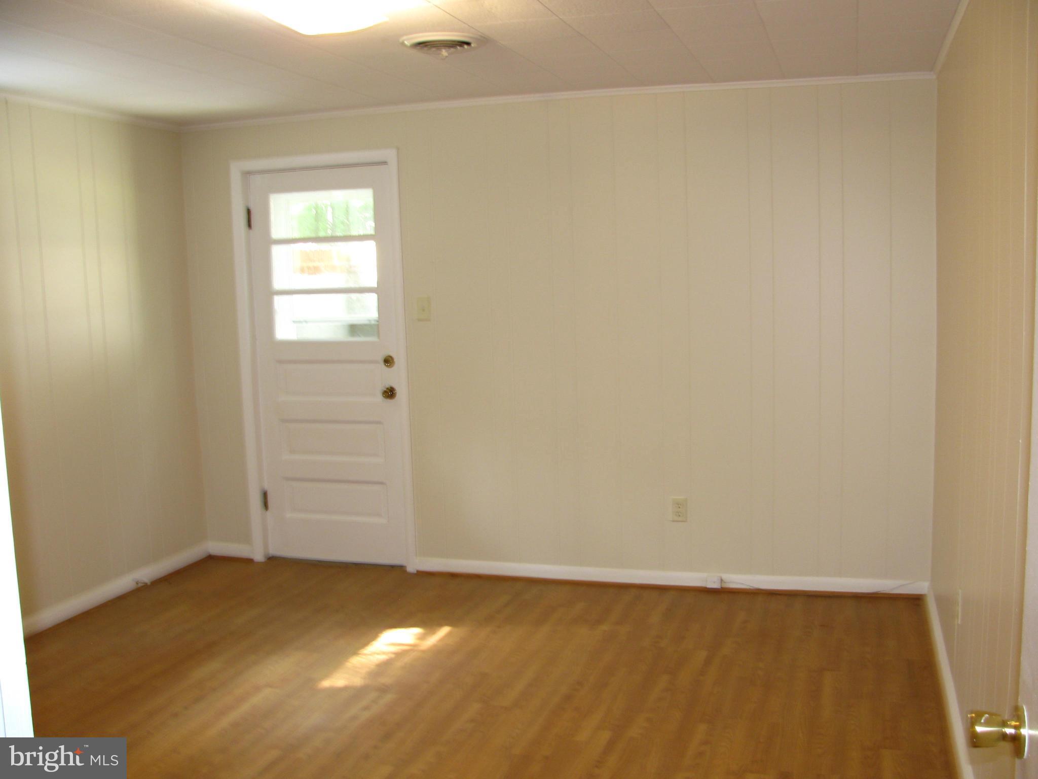 21915 Peach Tree Road Boyds, MD 20841 - Photo 15 of 27 Bedroom