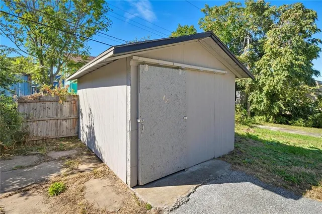 $165,000 | 3218 Benton Boulevard, Kansas City, MO 64128