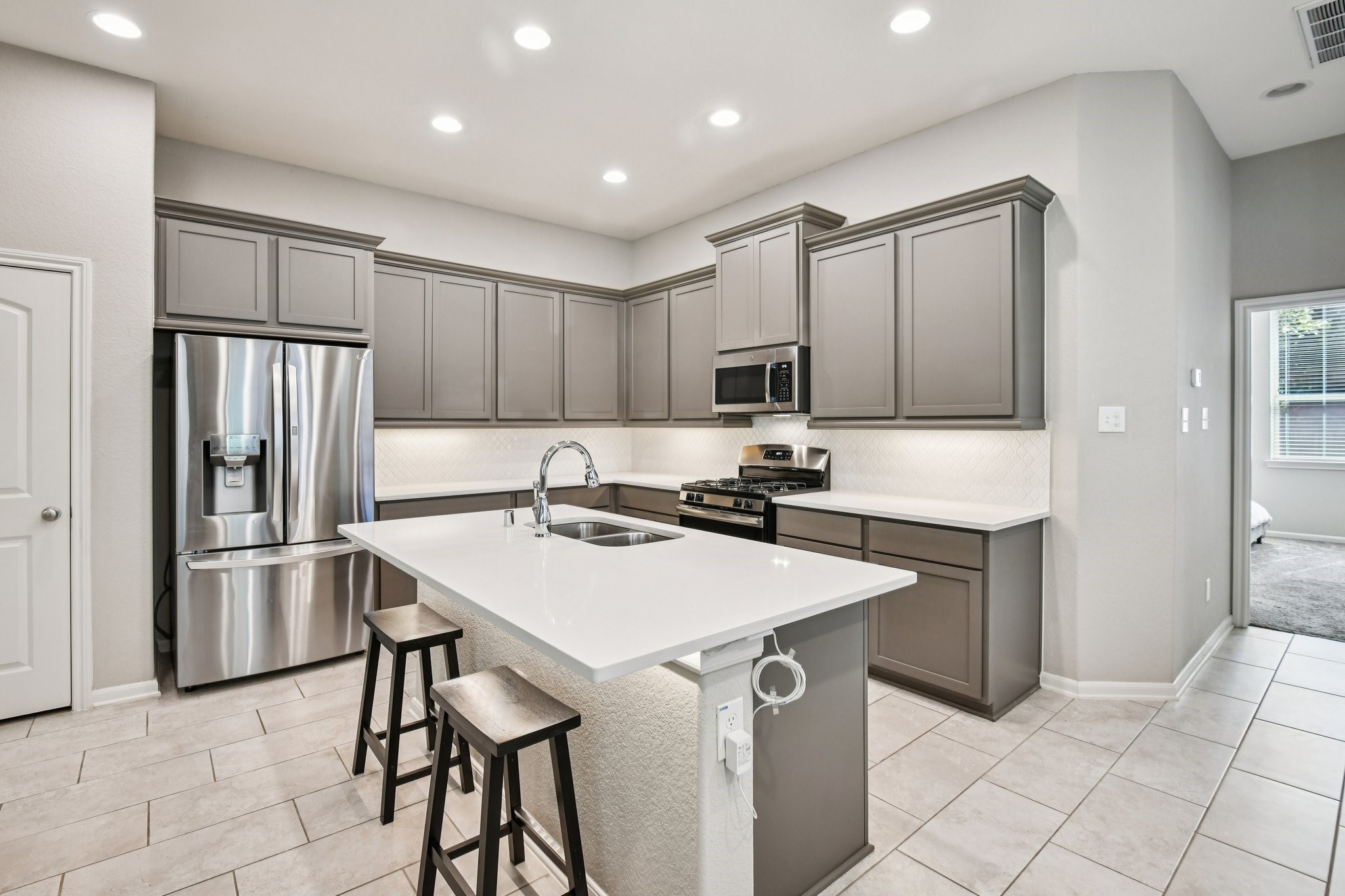 230 Biltmore Loop Montgomery, TX 77316 - Photo 13 of 39 This kitchen is gorgeous!