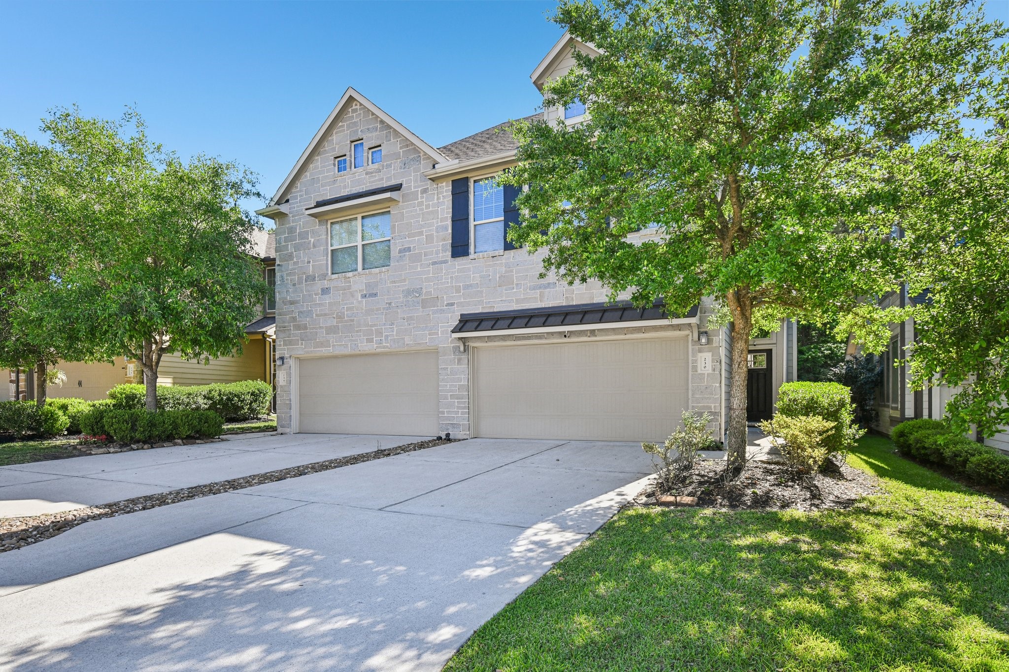 230 Biltmore Loop Montgomery, TX 77316 - Photo 3 of 39 Welcome home to 230 Biltmore Loop!